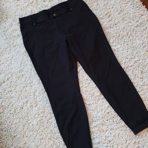 Hue Stretch Cuffed Jean's